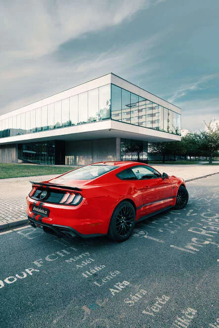 Pronájem Fordu Mustang Coyote V8 