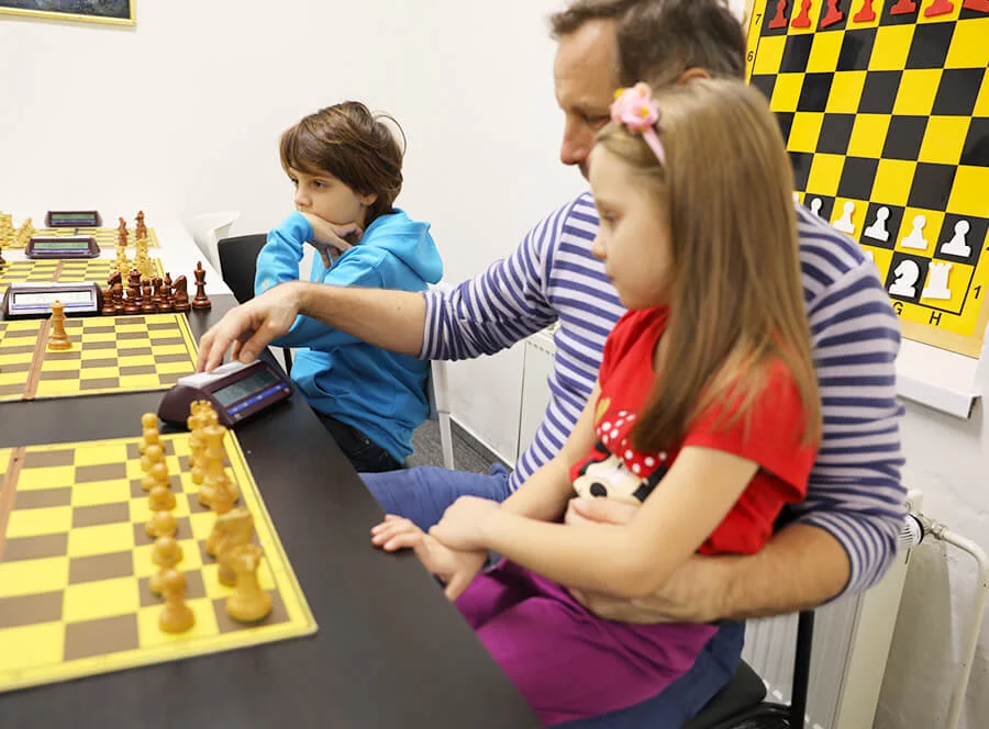 Zahrajte si šachy s juniorským mistrem ČR