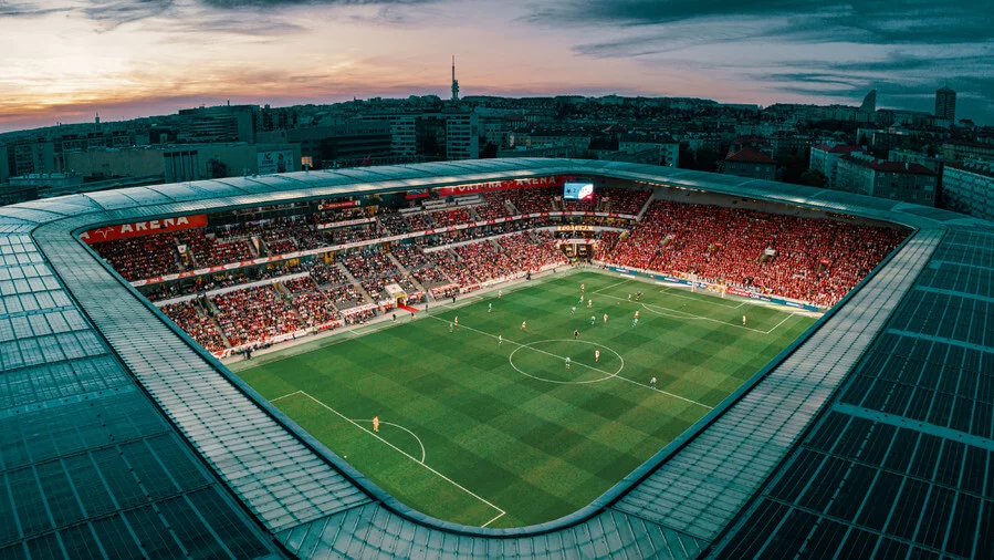 Fotbalový zážitek s výhledem na hvězdy: SK Slavia Praha