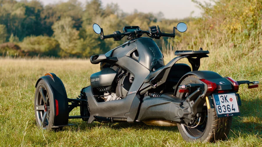 Půjčení tříkolky Can-Am Ryker na 1 den