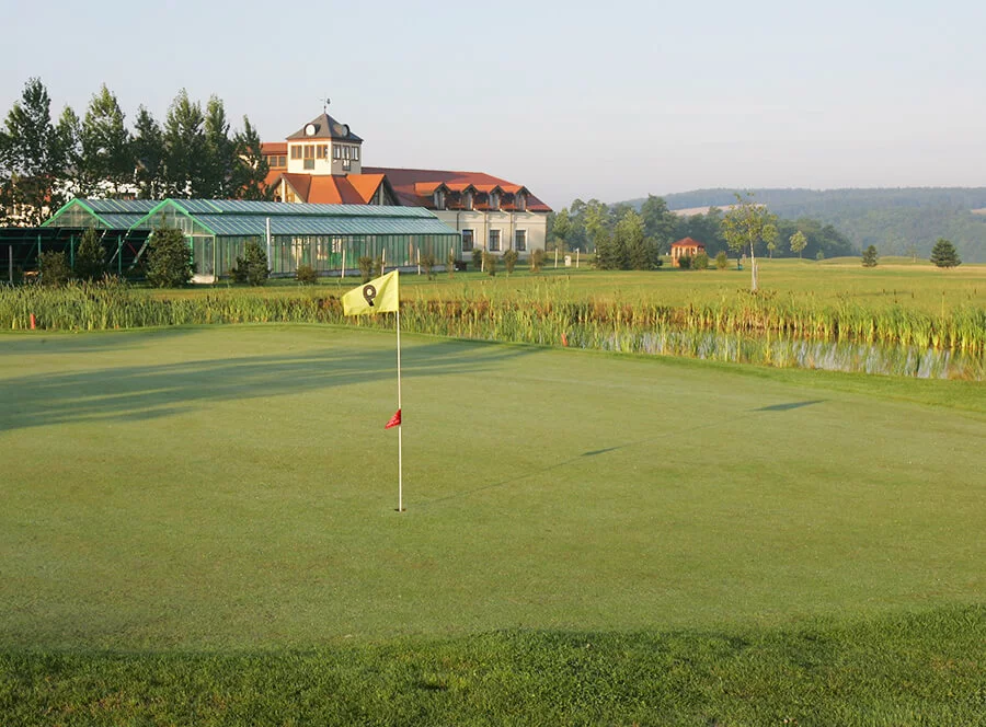 Noc v Resortu Darovanský dvůr****