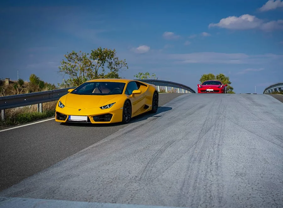 Jízda na okruhu v supersportech + Rally taxi