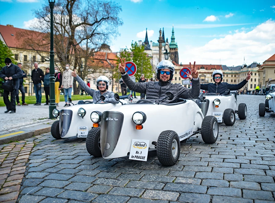 Projížďka Prahou v mini Hot Rod