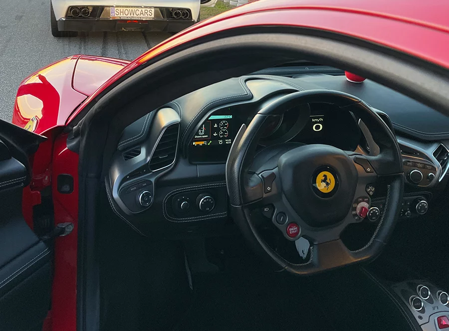 Jízda ve Ferrari na polygonu Most - 2 kola