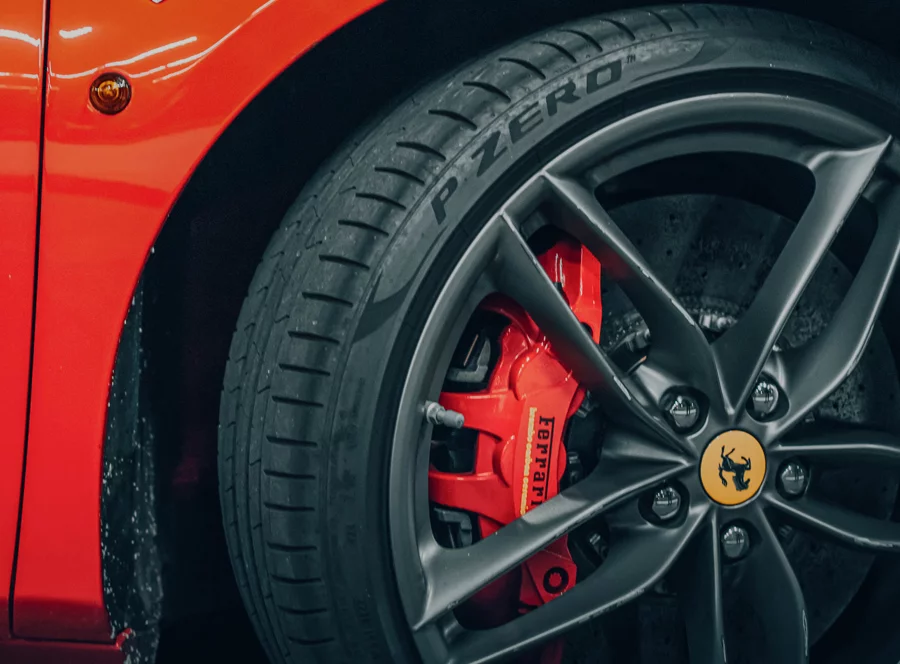 Ferrari 488 GTB vs. Lamborghini LP560 - 40 minut