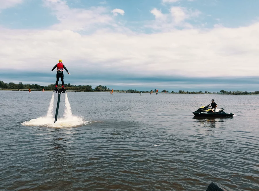 Flyboarding na Brněnské přehradě