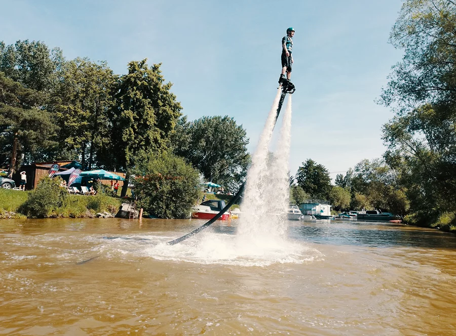 Flyboarding na Brněnské přehradě