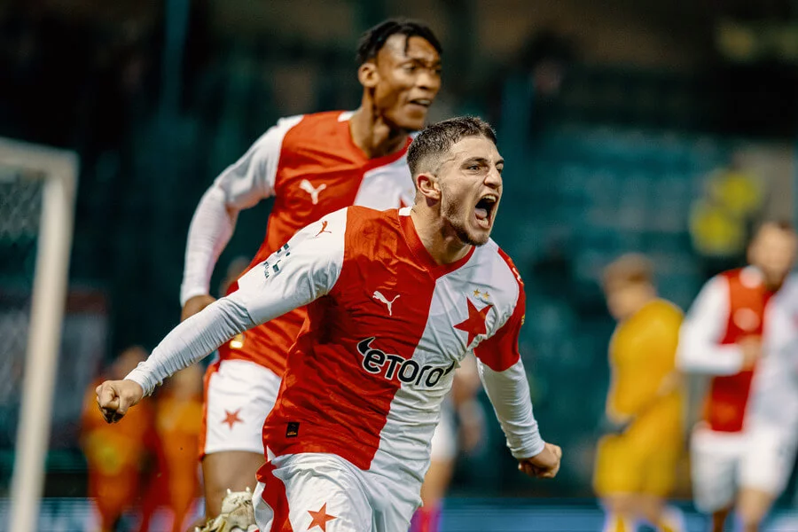 Fotbalový zážitek s výhledem na hvězdy: SK Slavia Praha