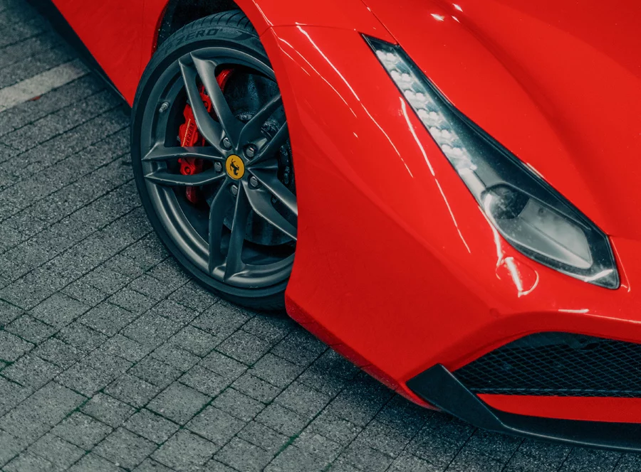 Ferrari 488 GTB vs. Lamborghini LP560 - 20 minut