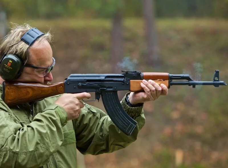 Projížďka v BVP-1 a střelba z AK-47