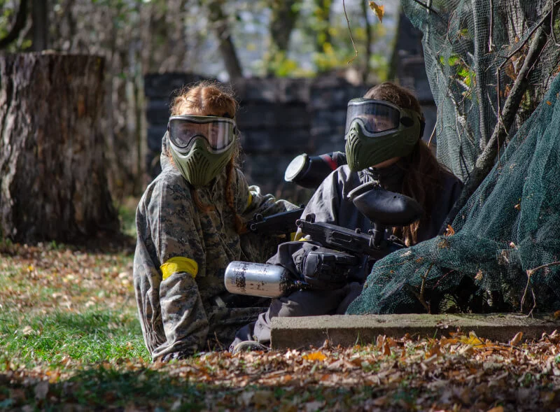 Projížďka v BVP a paintballová bitva