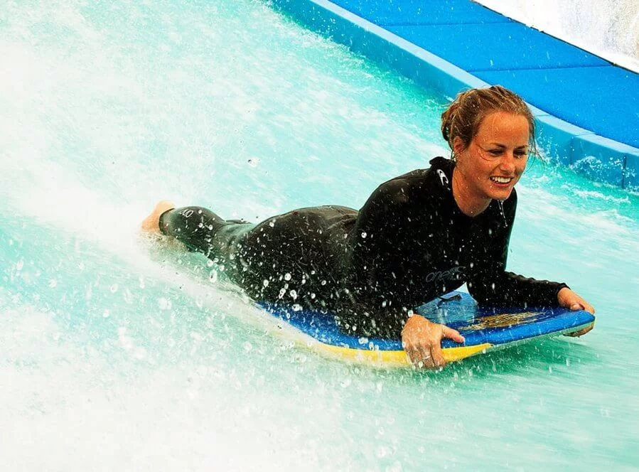 Rodinný indoor surfing