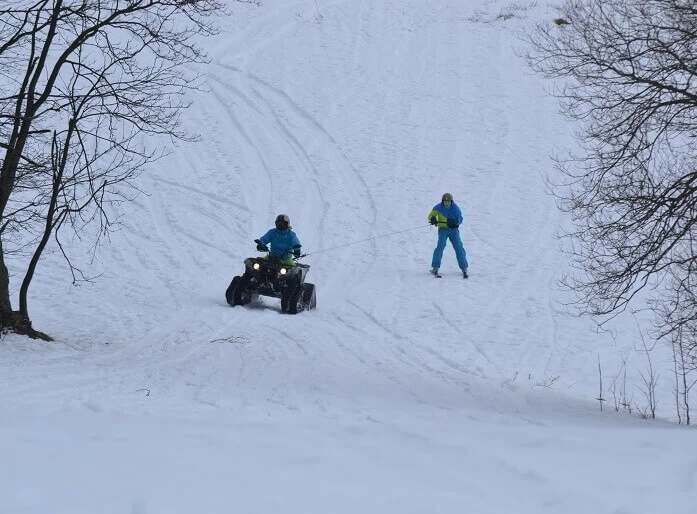 2 kola motoskijöringu 