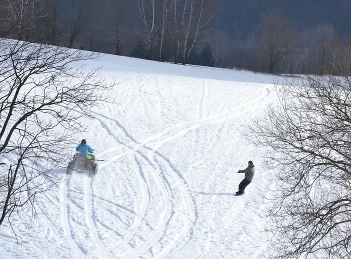 2 kola motoskijöringu 
