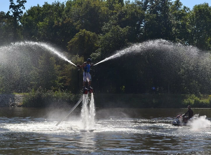 Flyboarding v Hradci Králové