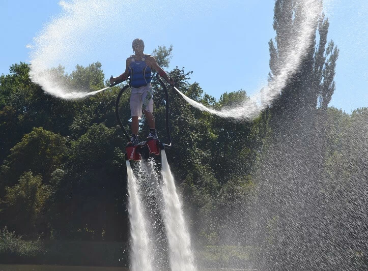 Flyboarding v Hradci Králové