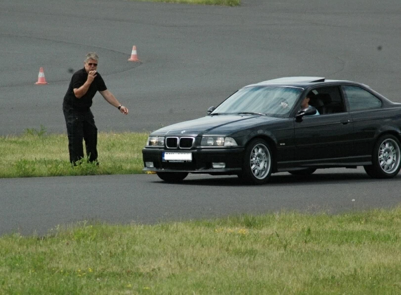 Kurz sportovní jízdy na závodním okruhu