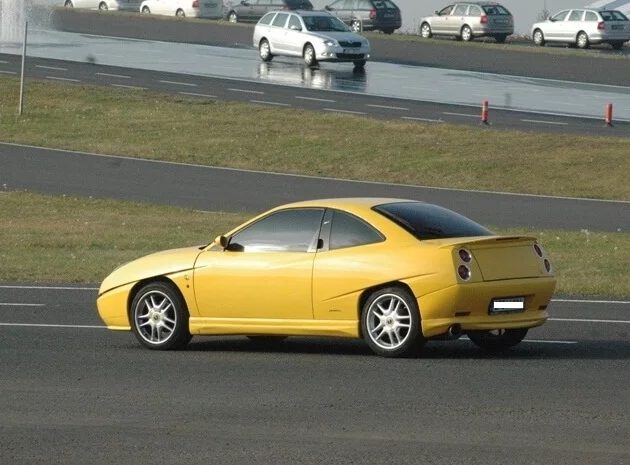 Kurz sportovní jízdy na závodním okruhu