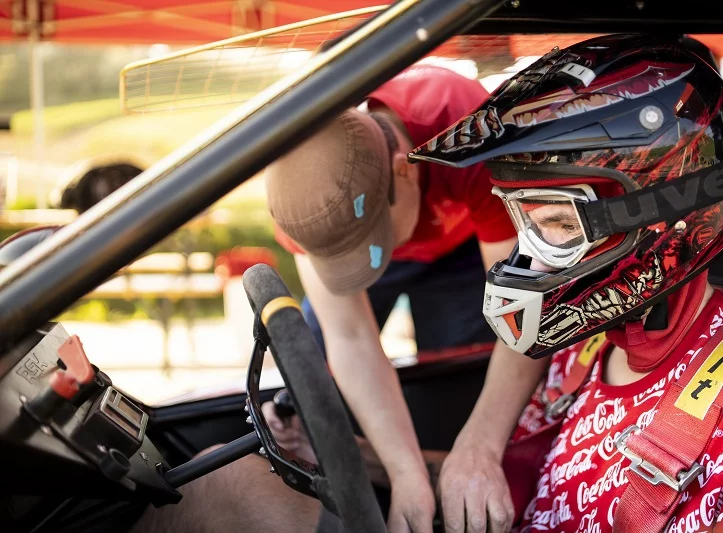 Jízda v závodní buggy na uzavřené trati