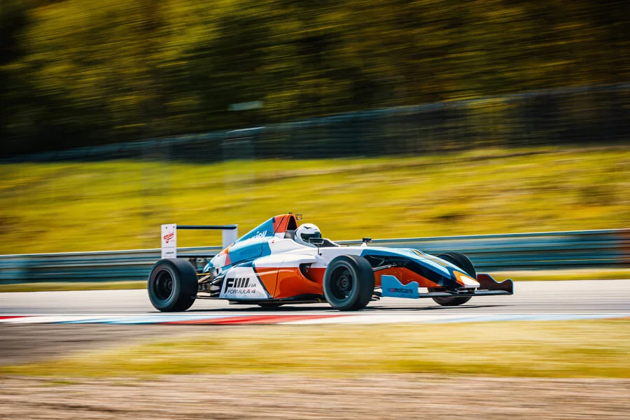 Jízda ve vozidle Formula F4 a Ariel Atom