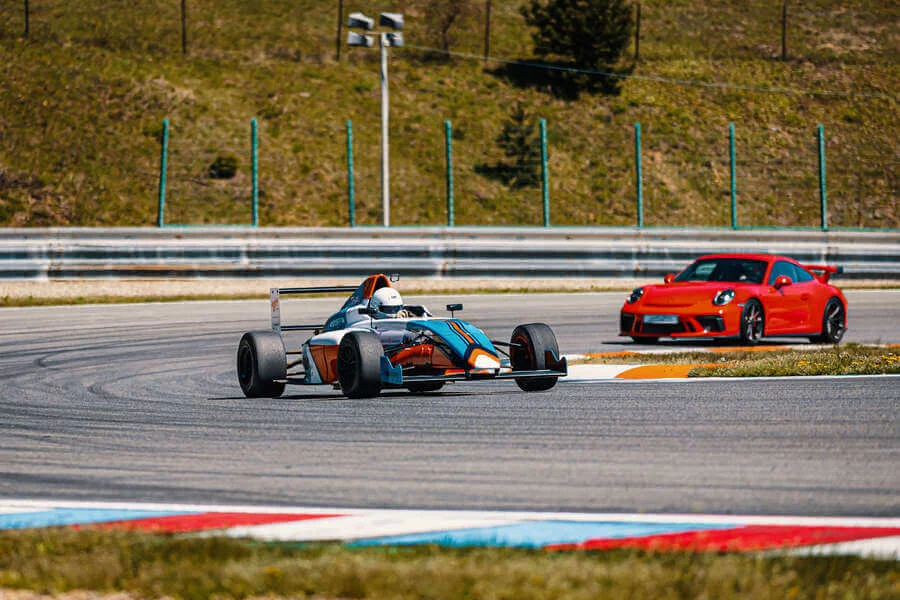 Jízda ve Formuli F4