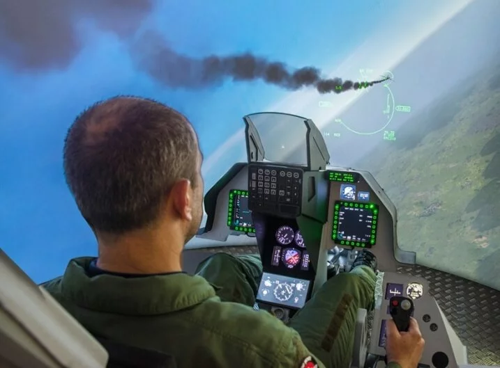 Simulovaný let se stíhačkou F16 - 60 min.