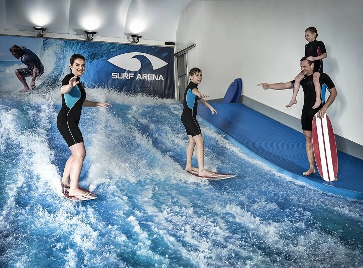 Rodinný indoor surfing
