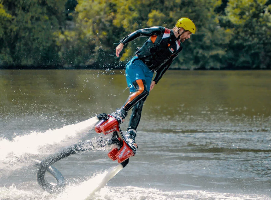 Flyboarding ve Vraném nad Vltavou