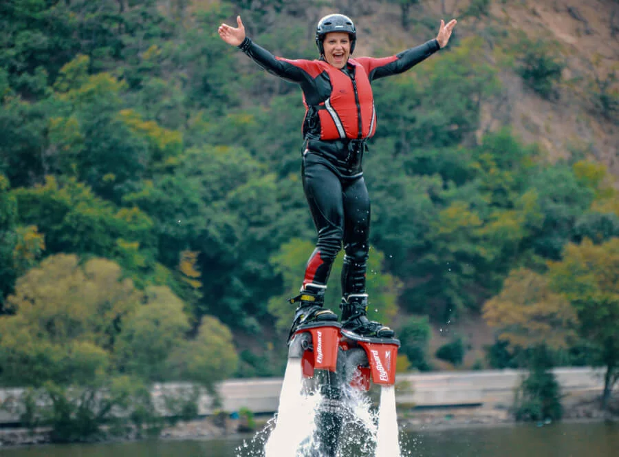 Flyboarding ve Vraném nad Vltavou