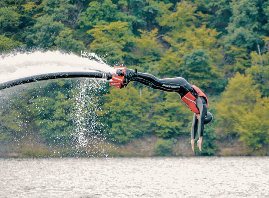 Flyboarding ve Vraném nad Vltavou