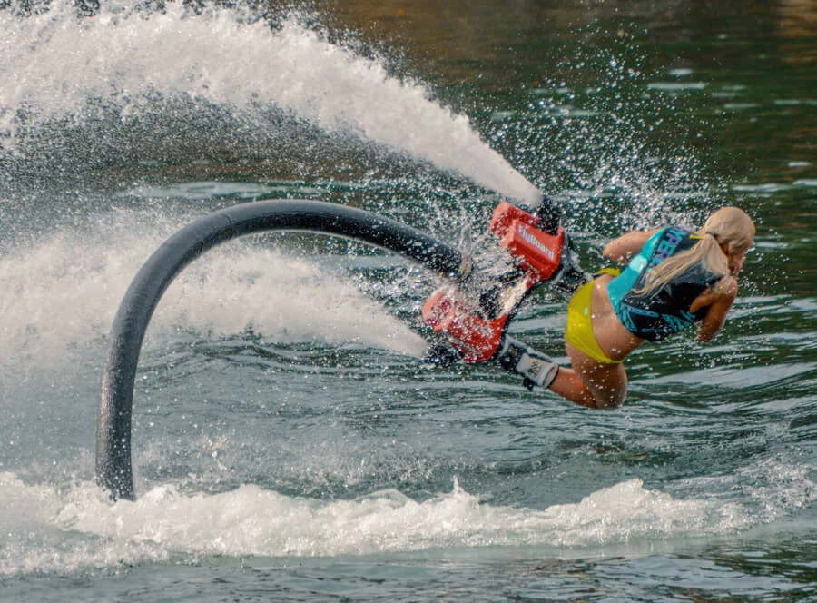 Flyboarding ve Vraném nad Vltavou