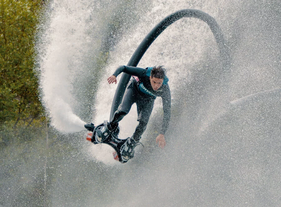 Flyboarding ve Vraném nad Vltavou