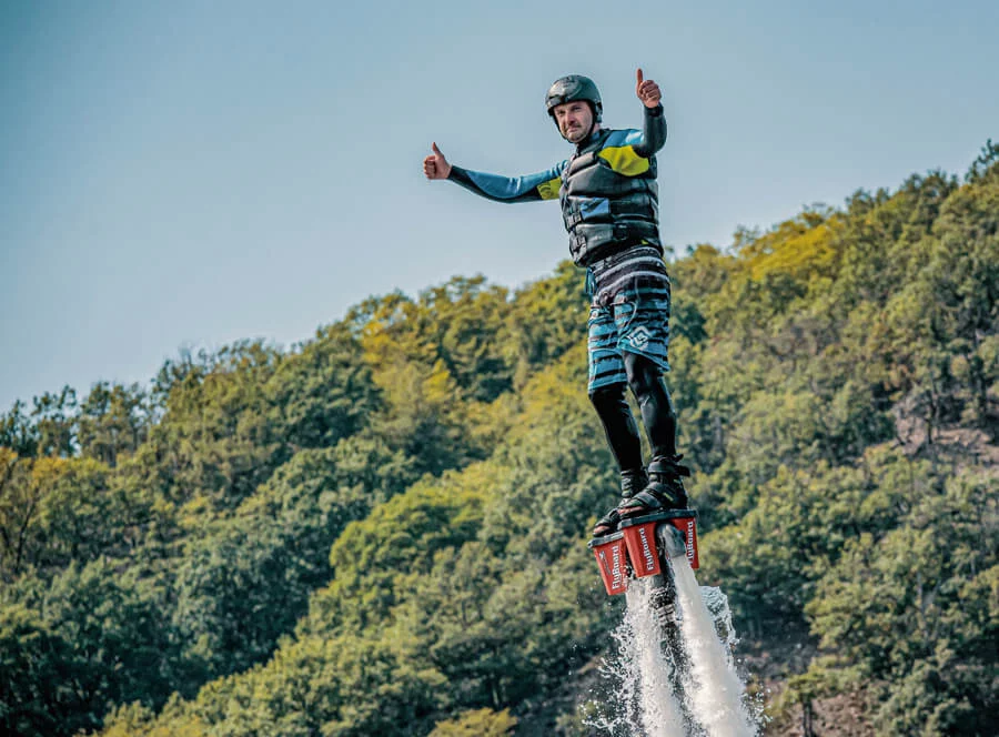 Flyboarding ve Vraném nad Vltavou