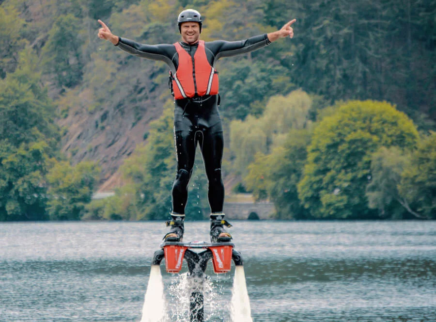 Flyboarding ve Vraném nad Vltavou