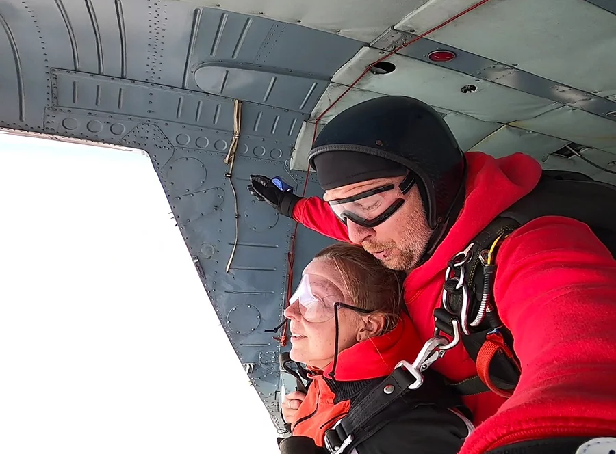 Tandemový seskok z vrtulníku MI-8
