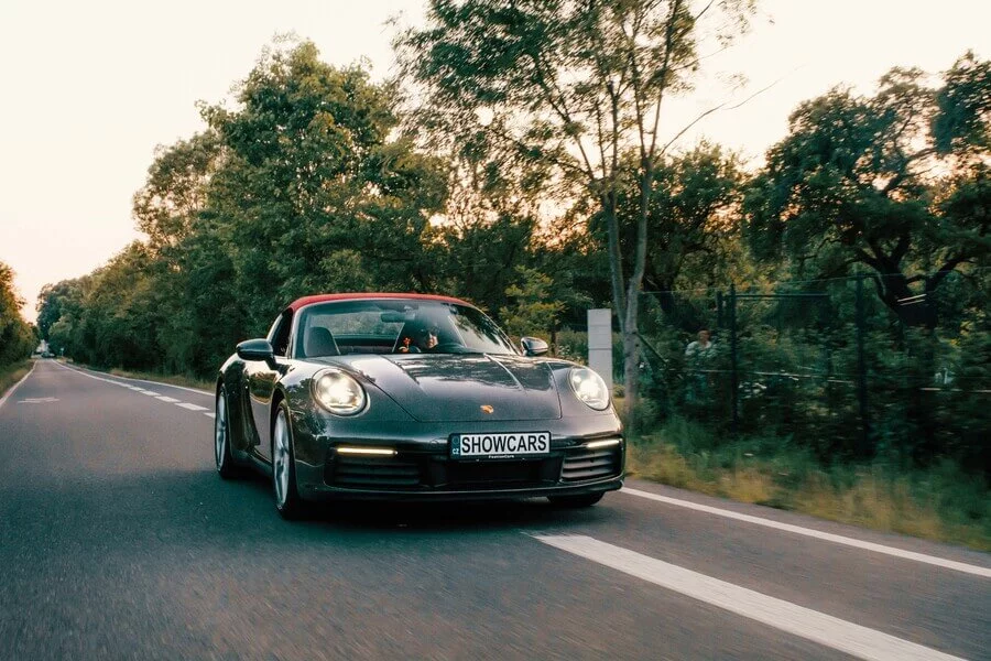 Lamborghini Huracán vs. Porsche 911 Carrera TARGA 4