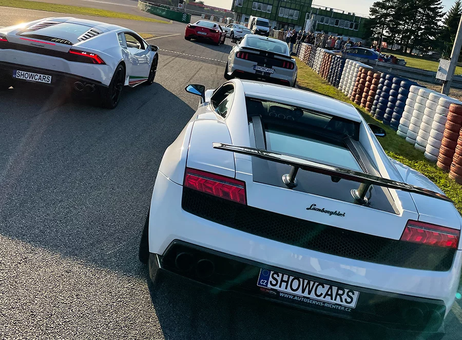 Jízda v Porsche 911 na polygonu Most - 4 kola