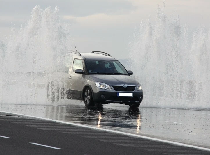 Kurz sportovní jízdy na závodním okruhu