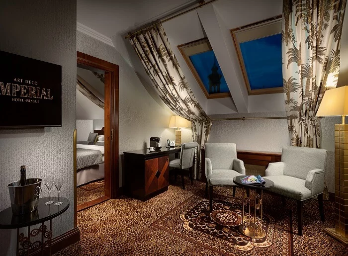 Noc v hotelu Imperial s večeří "u Šéfa"