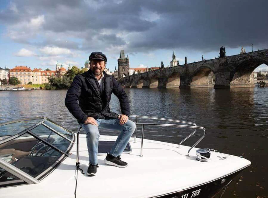 Večeře na Kampě s vyjížďkou na lodi