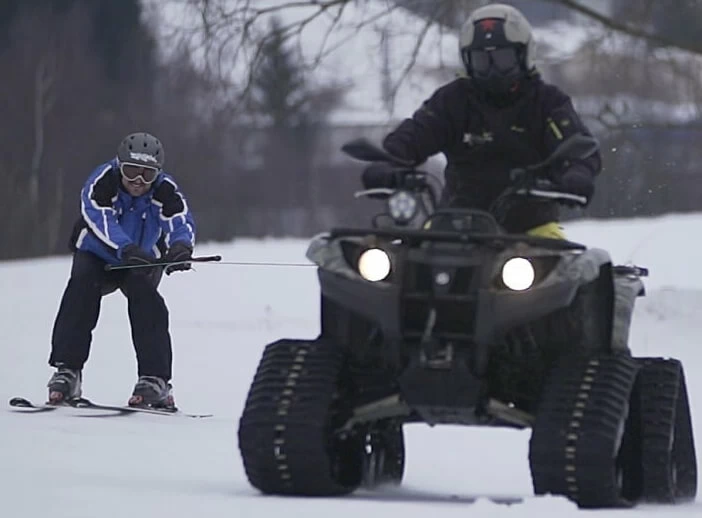 2 kola motoskijöringu 