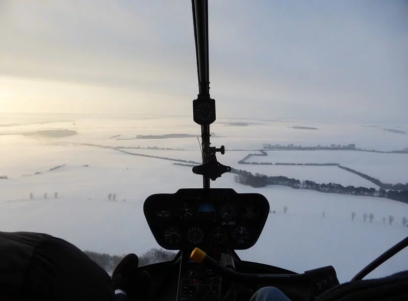 Den pilotem a mechanikem R44 