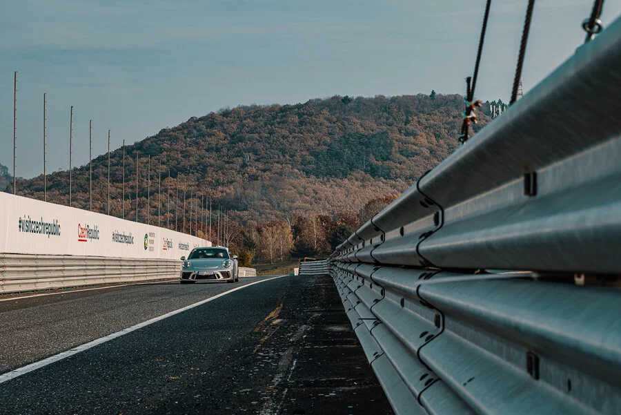 Jízda na okruhu v Porsche GT3 nebo v BMW M4 CSL 