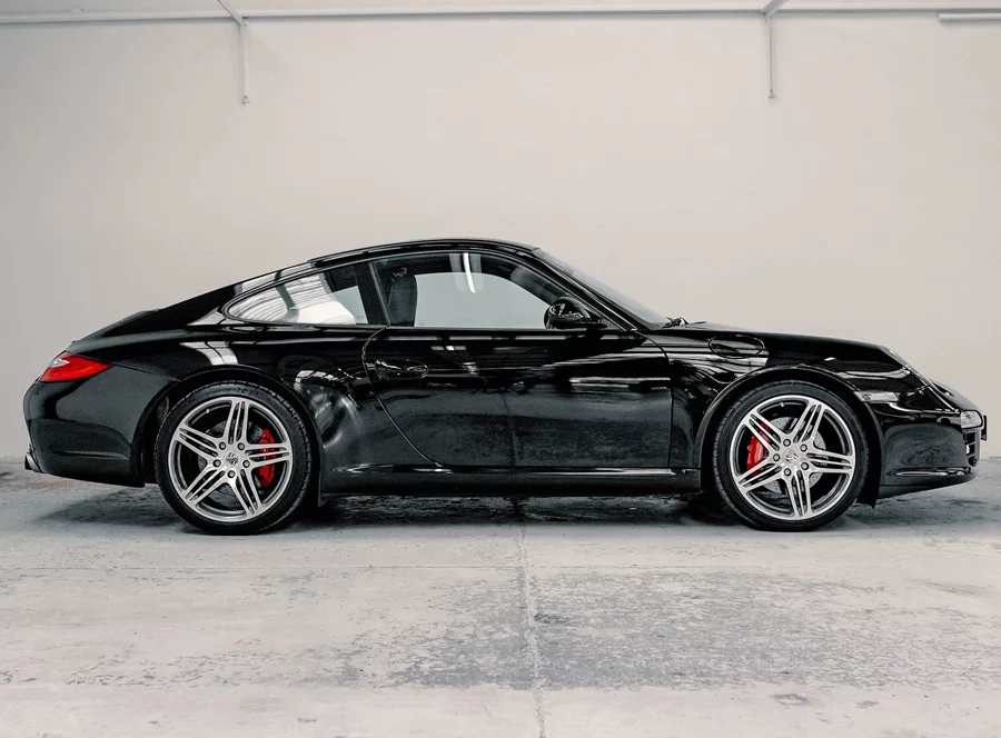 Jízda v Porsche 911 polygonu Brno - 4 kola