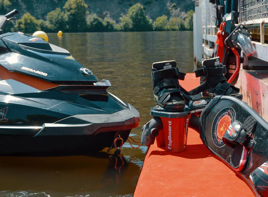 Flyboarding ve Vraném nad Vltavou