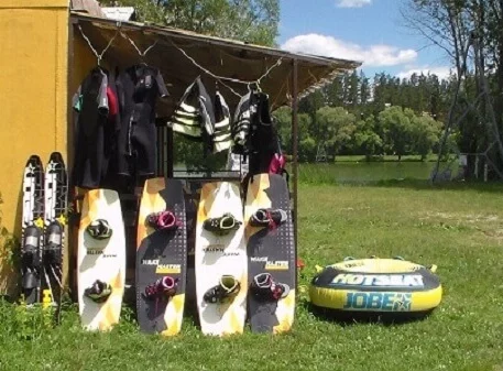 Wakeboard na vleku pro rodiče a 2 děti