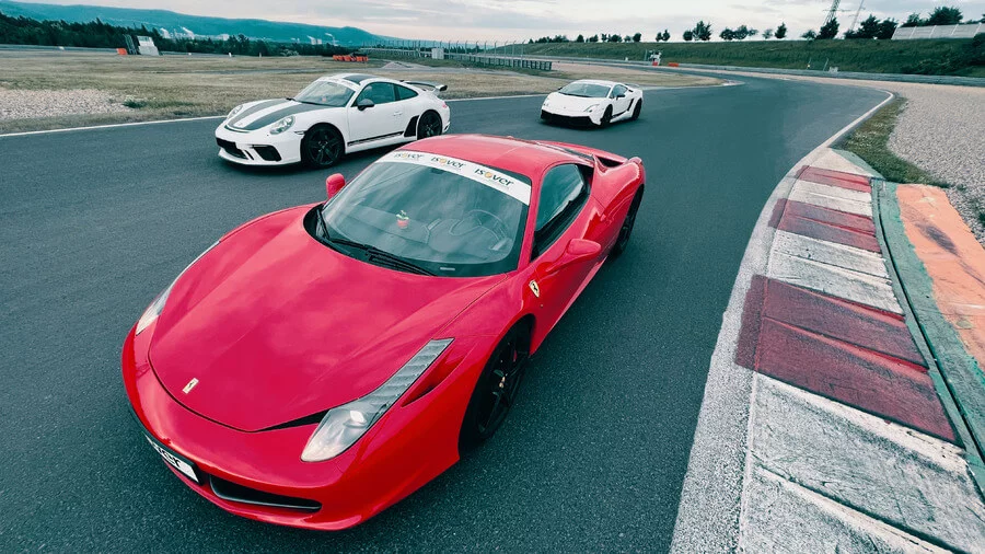 Jízda ve Ferrari 458 Italia na okruhu