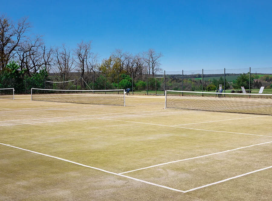 Noc v Resortu Darovanský dvůr****