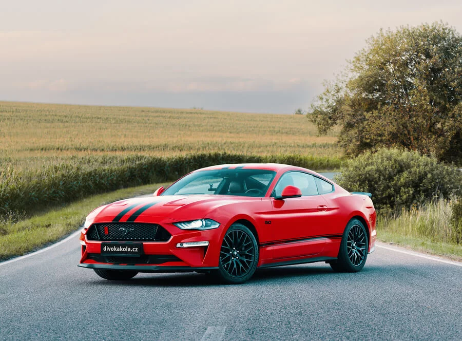 Pronájem Fordu Mustang Coyote V8 v Pardubicích