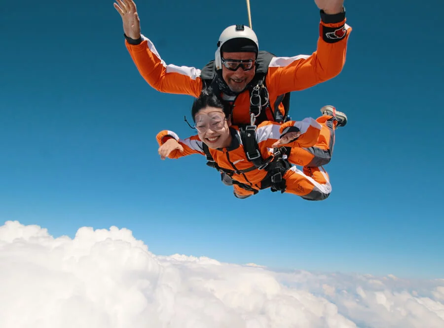 Tandemový seskok padákem v Příbrami ze 3000 m